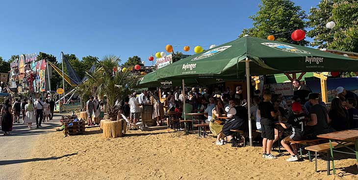 Lohhofer Beach auf dem Lohhofer Volksfest 2026 (&copy;Foto:Martin Schmitz)